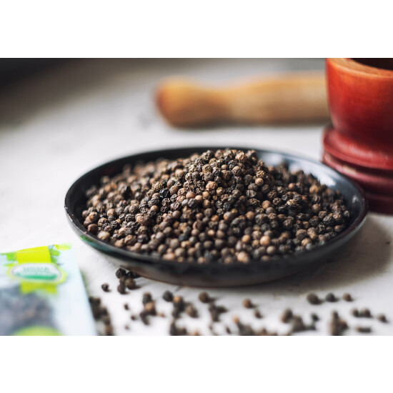 Organic Black Pepper - Whole Dried Peppercorns, Non-GMO, Kosher, Vegan, Bulk image {42}